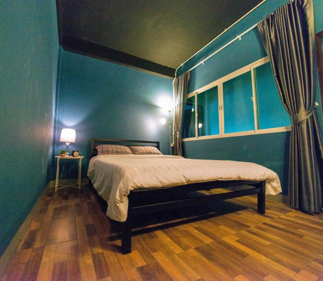 Teegether Hostel Bangkok Exterior foto